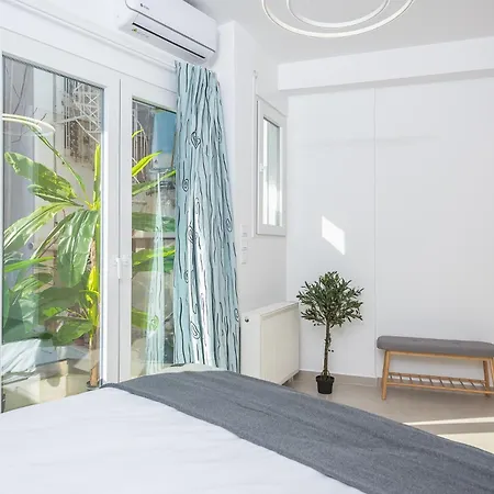 Sea Breeze With Jacuzzi Apartment *