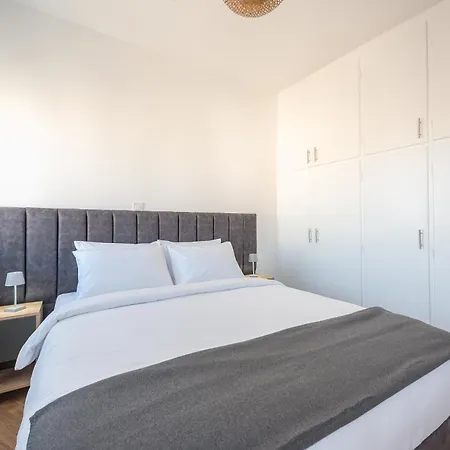 Sea Breeze With Jacuzzi Apartment