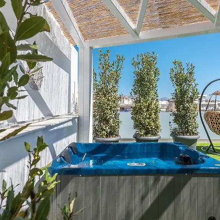 Sea Breeze With Jacuzzi